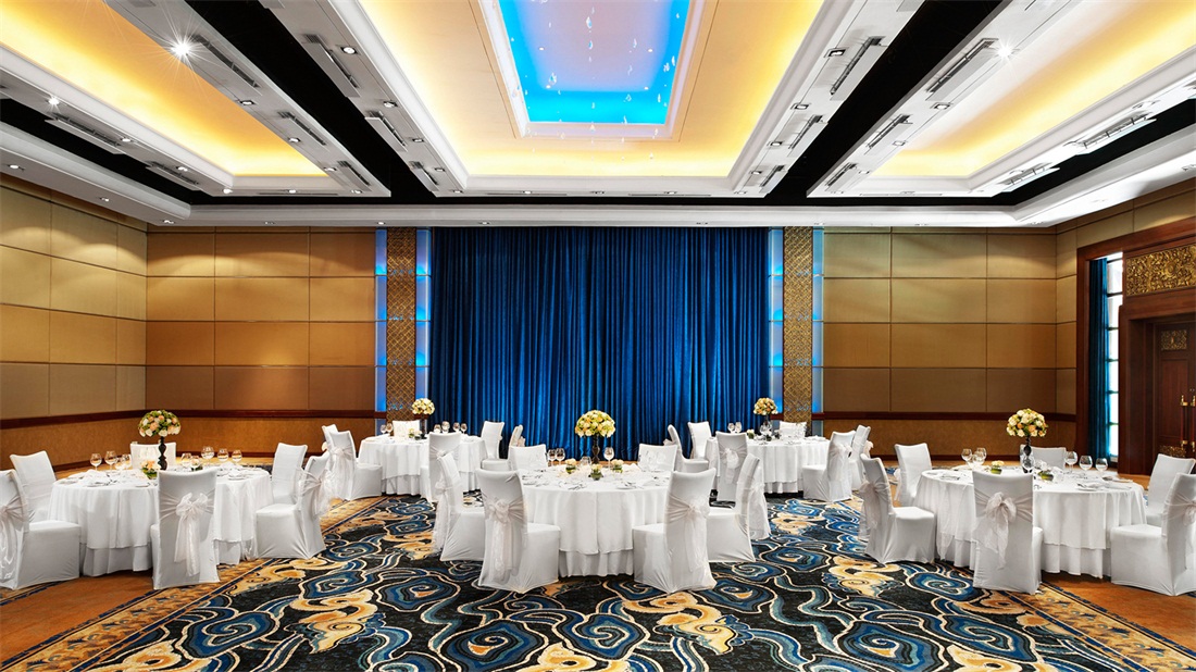 DinnerSetupatBallroom.jpg